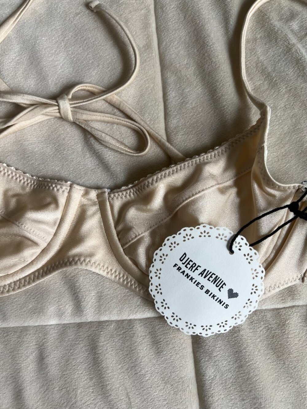 Djerf Avenue x Frankies Bikinis Matilda Underwire Top - Sand Castle - Picture 4 of 5